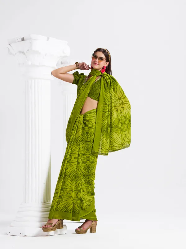 Women's_Stylish_Printed_Georgette_Saree_with_Matching_Unstitched_Blouse_Piece