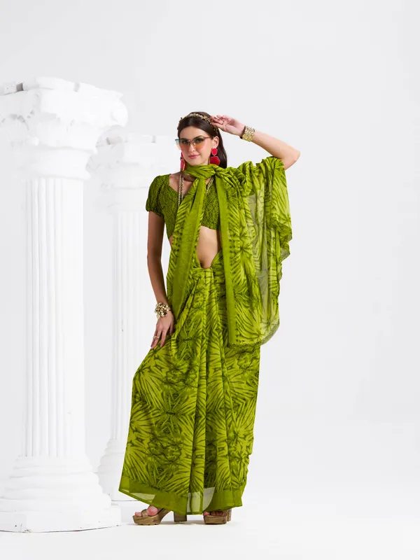 Women's_Stylish_Printed_Georgette_Saree_with_Matching_Unstitched_Blouse_Piece
