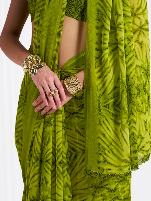 Women's_Stylish_Printed_Georgette_Saree_with_Matching_Unstitched_Blouse_Piece