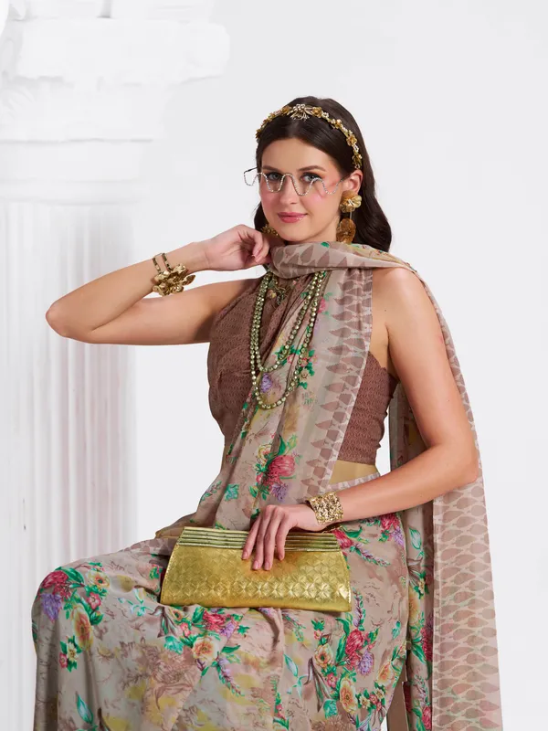 Women's_Stylish_Printed_Georgette_Saree_with_Matching_Unstitched_Blouse_Piece