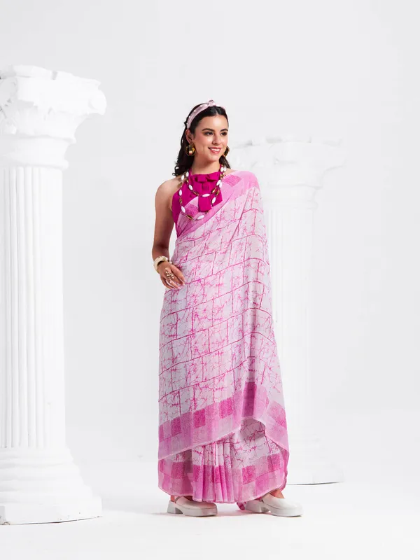 Women's_Stylish_Printed_Georgette_Saree_with_Matching_Unstitched_Blouse_Piece