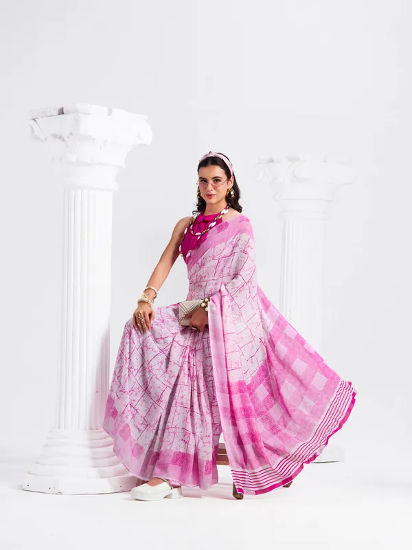 Women's_Stylish_Printed_Georgette_Saree_with_Matching_Unstitched_Blouse_Piece