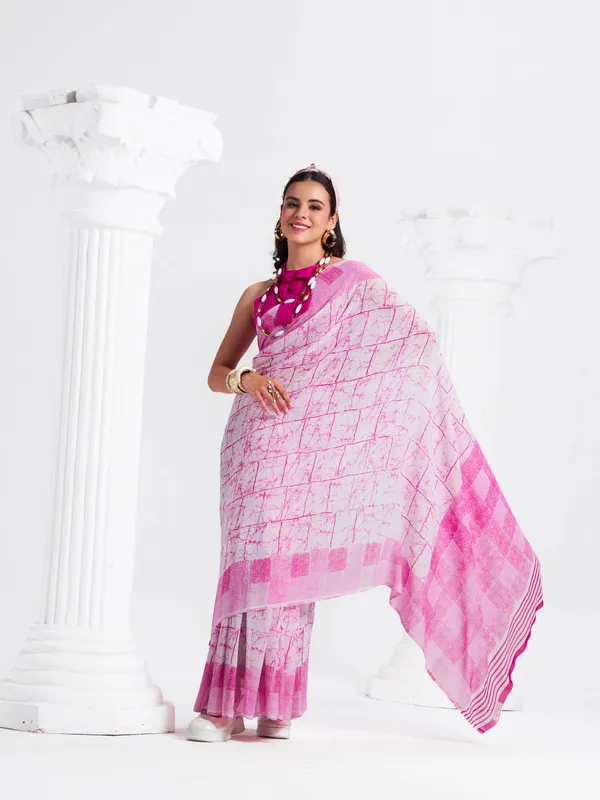Women's_Stylish_Printed_Georgette_Saree_with_Matching_Unstitched_Blouse_Piece