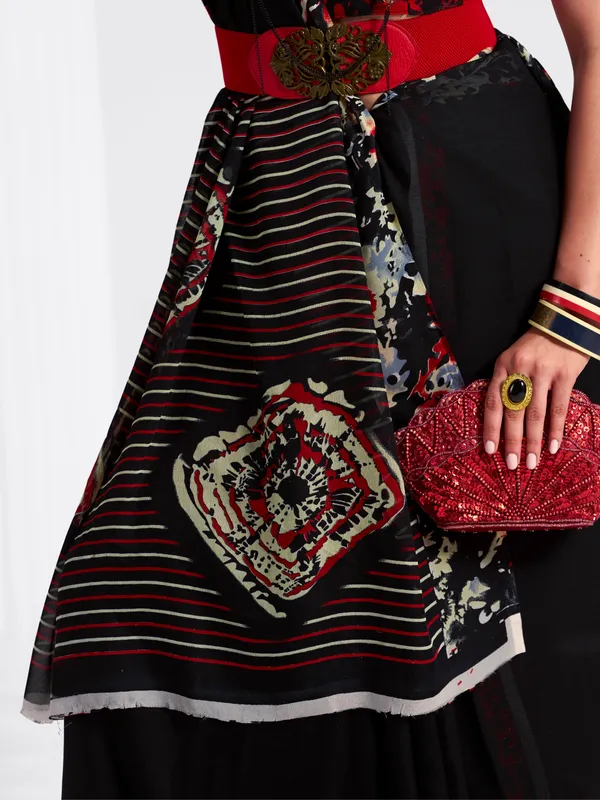 Women's_Stylish_Printed_Georgette_Saree_with_Matching_Unstitched_Blouse_Piece