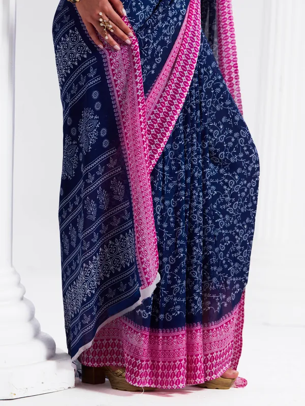 Women's_Stylish_Printed_Georgette_Saree_with_Matching_Unstitched_Blouse_Piece