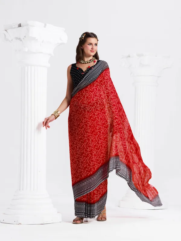 Women's_Stylish_Printed_Georgette_Saree_with_Matching_Unstitched_Blouse_Piece