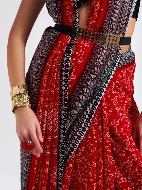 Women's_Stylish_Printed_Georgette_Saree_with_Matching_Unstitched_Blouse_Piece