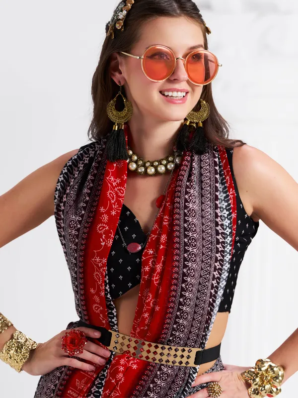 Women's_Stylish_Printed_Georgette_Saree_with_Matching_Unstitched_Blouse_Piece