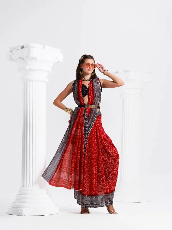 Women's_Stylish_Printed_Georgette_Saree_with_Matching_Unstitched_Blouse_Piece