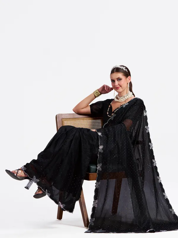 Women's_Stylish_Beautiful_Soft_Net_Diamond_Lace_Border_Saree_With_Unstitched_Blouse