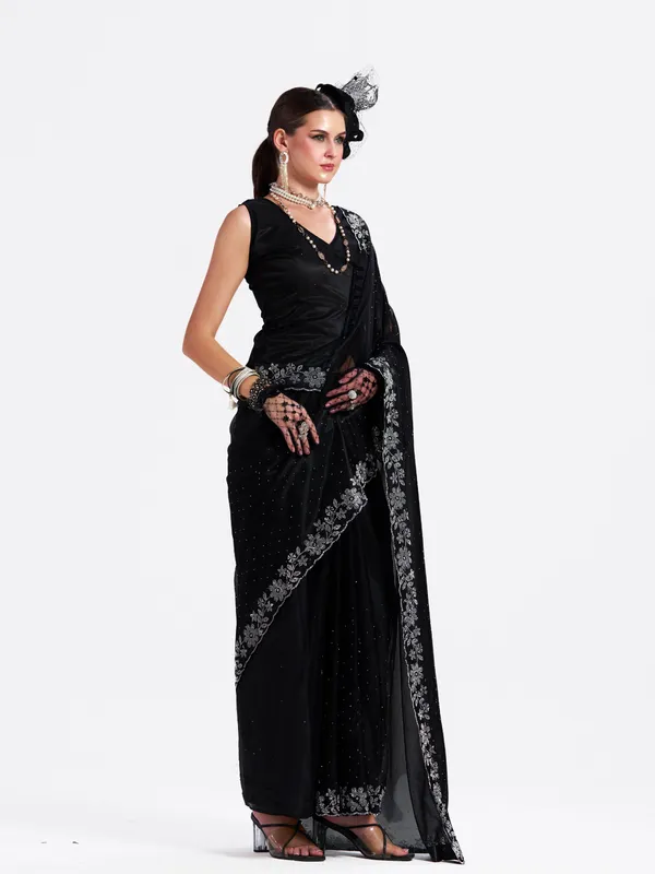 Women's_Stylish_Beautiful_Soft_Net_Diamond_Lace_Border_Saree_With_Unstitched_Blouse