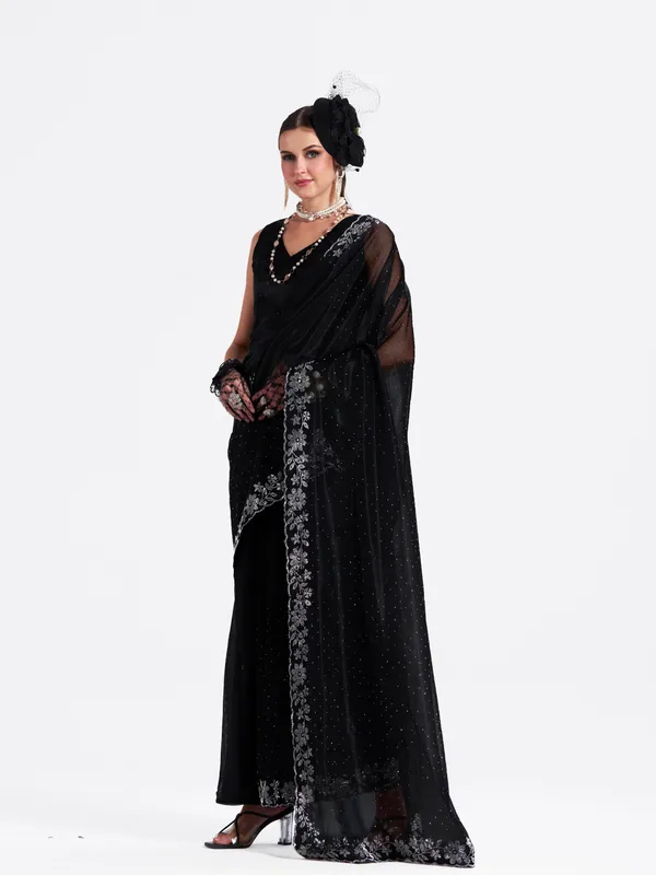 Women's_Stylish_Beautiful_Soft_Net_Diamond_Lace_Border_Saree_With_Unstitched_Blouse