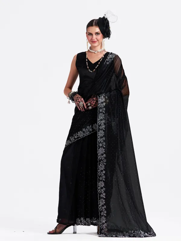 Women's_Stylish_Beautiful_Soft_Net_Diamond_Lace_Border_Saree_With_Unstitched_Blouse