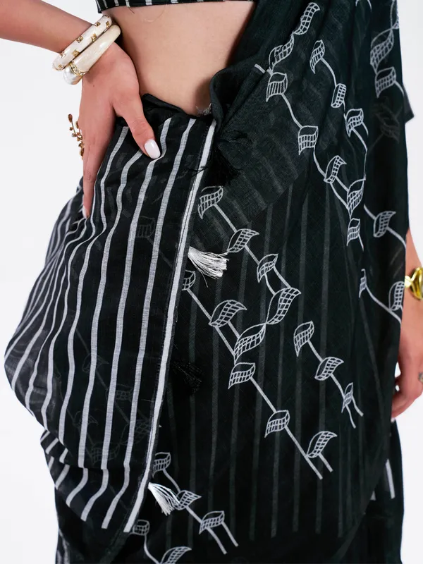 Digital_Print_Cotton_Linen_Saree_With_Unstitched_Blouse_Piece