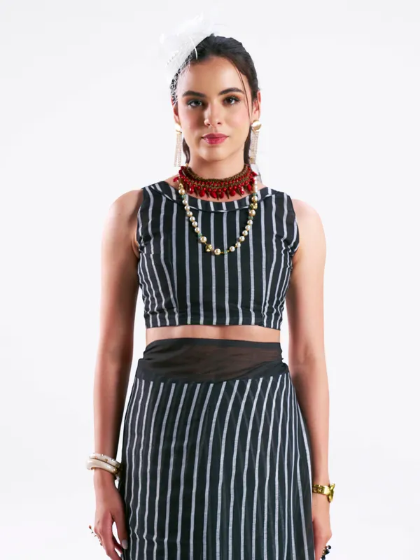 Digital_Print_Cotton_Linen_Saree_With_Unstitched_Blouse_Piece