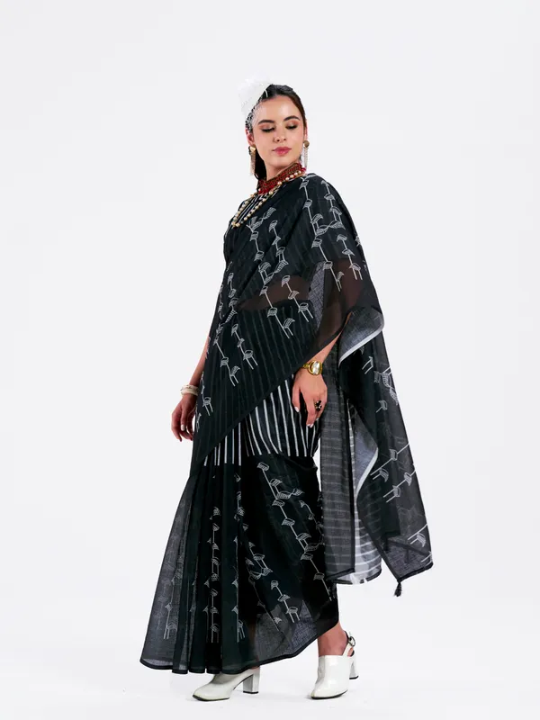 Digital_Print_Cotton_Linen_Saree_With_Unstitched_Blouse_Piece