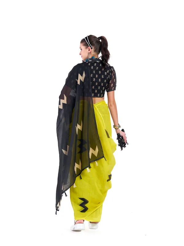 Digital_Print_Cotton_Linen_Saree_With_Unstitched_Blouse_Piece