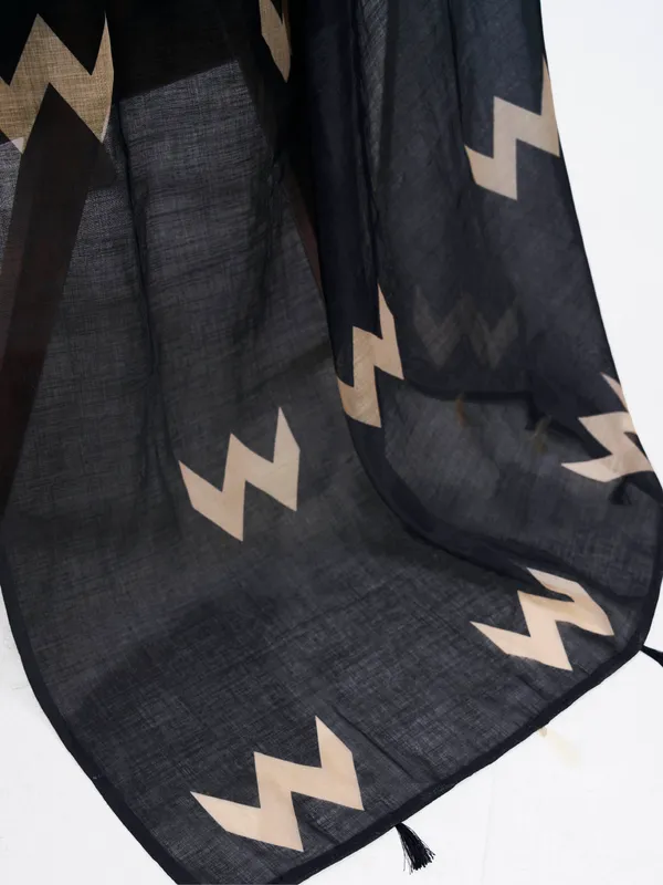 Digital_Print_Cotton_Linen_Saree_With_Unstitched_Blouse_Piece