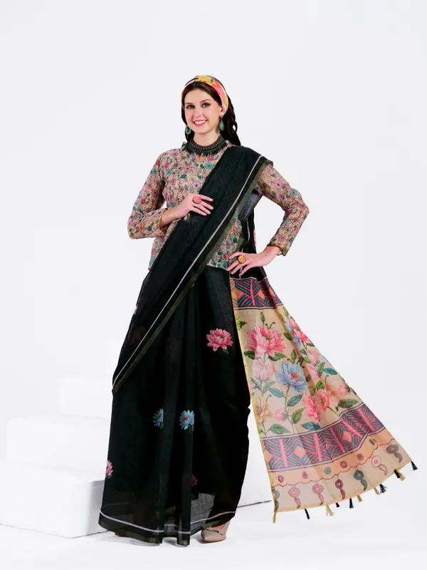 Digital_Print_Cotton_Linen_Saree_With_Unstitched_Blouse_Piece