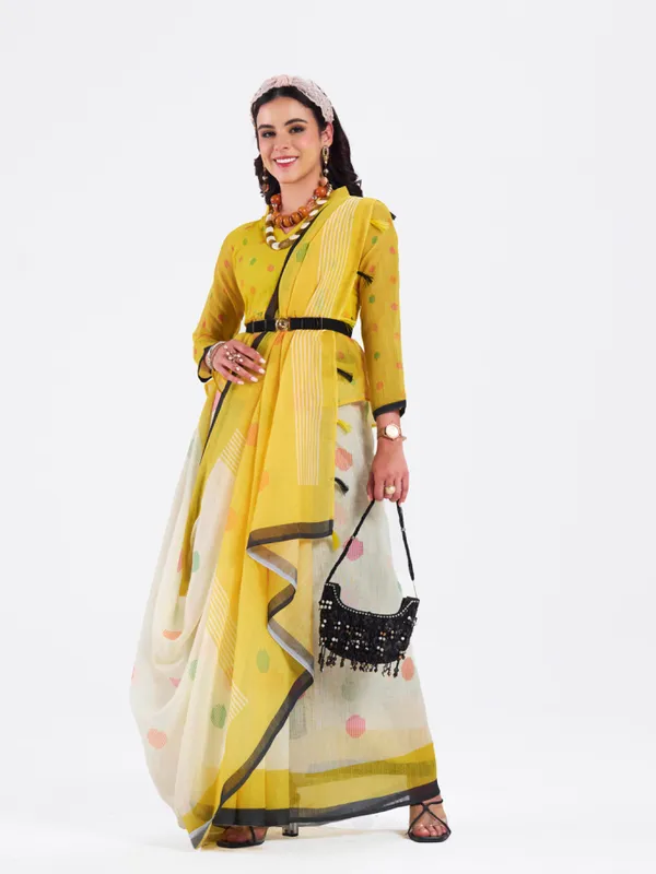 Digital_Print_Cotton_Linen_Saree_With_Unstitched_Blouse_Piece