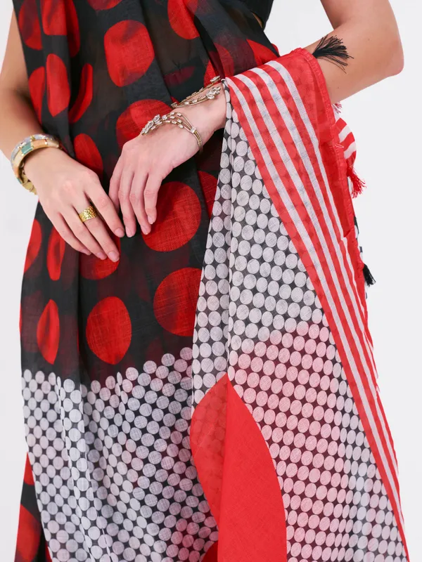 Digital_Print_Cotton_Linen_Saree_With_Unstitched_Blouse_Piece