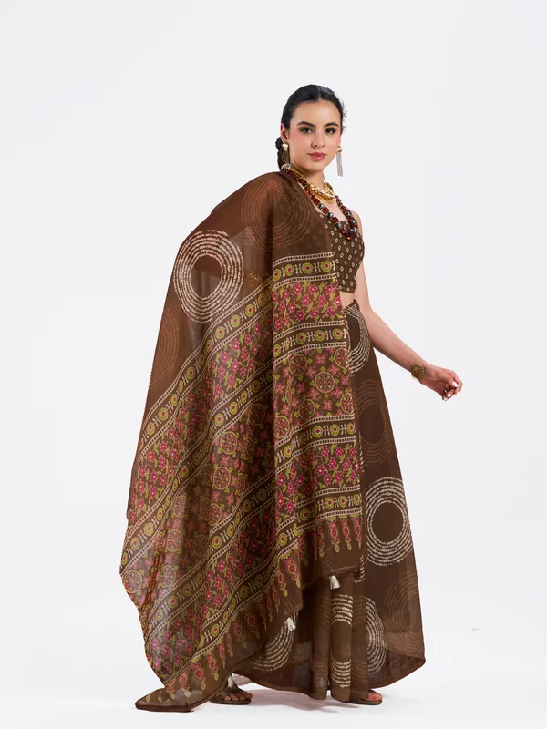 Digital_Print_Cotton_Linen_Saree_With_Unstitched_Blouse_Piece