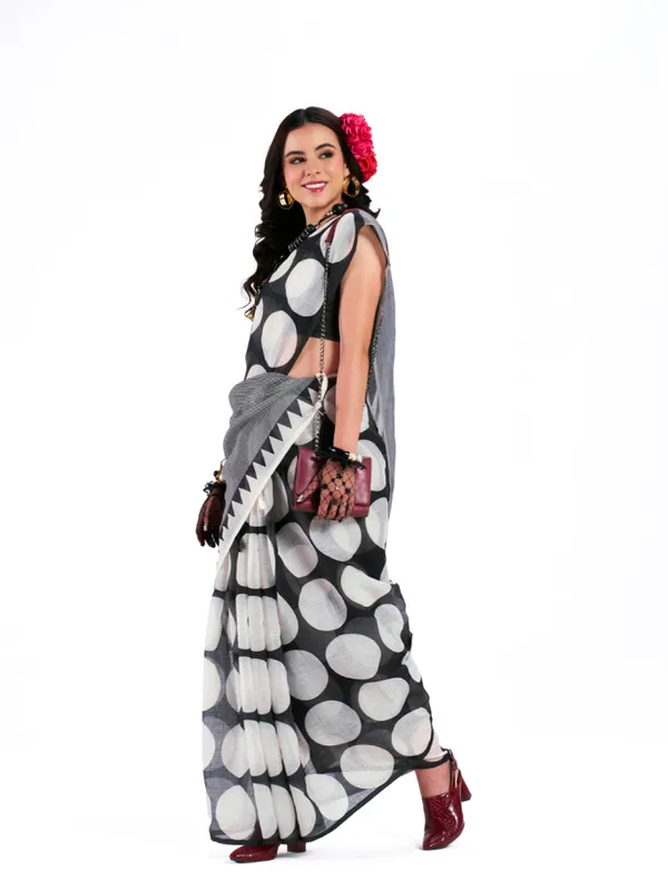 Digital_Print_Cotton_Linen_Saree_With_Unstitched_Blouse_Piece
