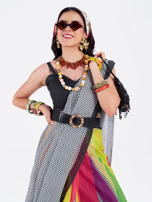Digital_Print_Cotton_Linen_Saree_With_Unstitched_Blouse_Piece