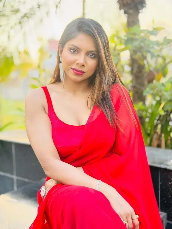 Plain_Dyed_Daily_Wear_Georgette_Saree_With_Unstitched_Blouse_Piece