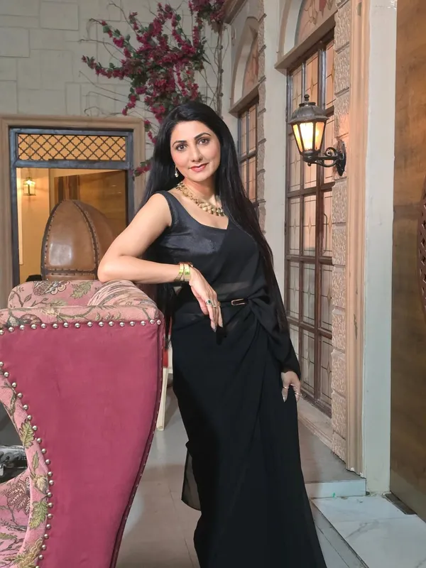 Plain_Dyed_Daily_Wear_Georgette_Saree_With_Unstitched_Blouse_Piece