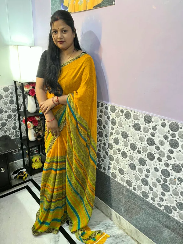 Women's_Printed_Georgette_Saree_With_Unstitched_Blouse_Piece
