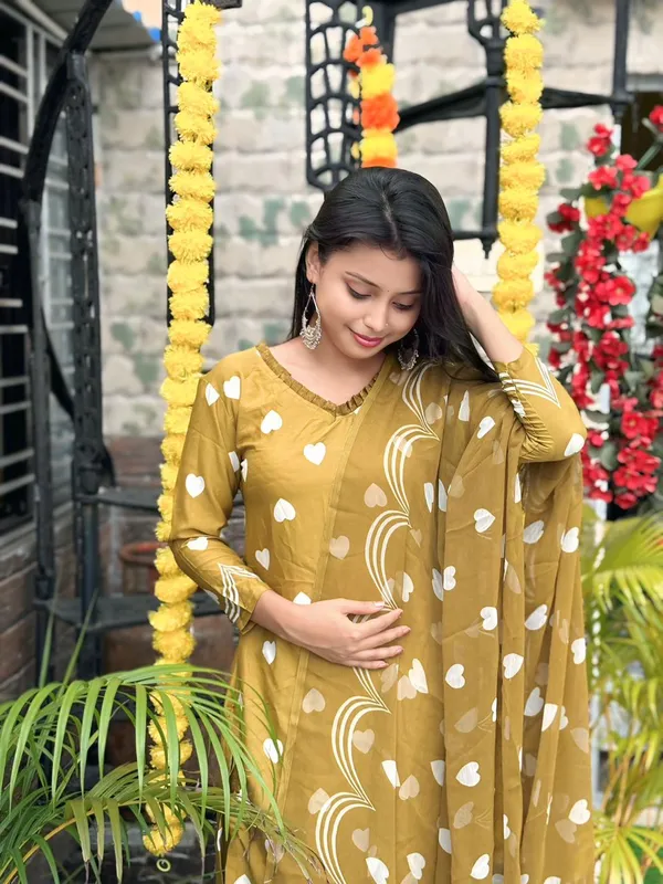 Elegant_Printed_Crepe_Unstitched_Dress_Material