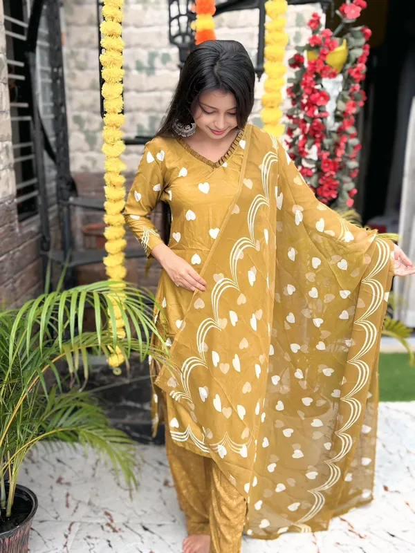 Elegant_Printed_Crepe_Unstitched_Dress_Material
