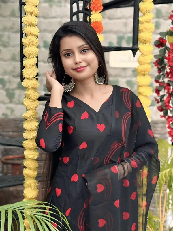 Elegant_Printed_Crepe_Unstitched_Dress_Material