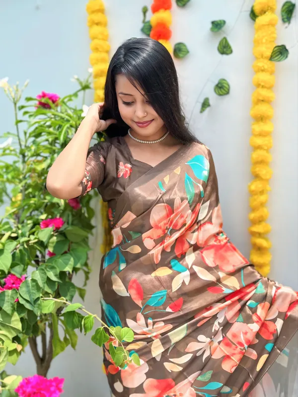 Silk_Blend_Printed_Saree_With_Unstitched_Blouse_Piece