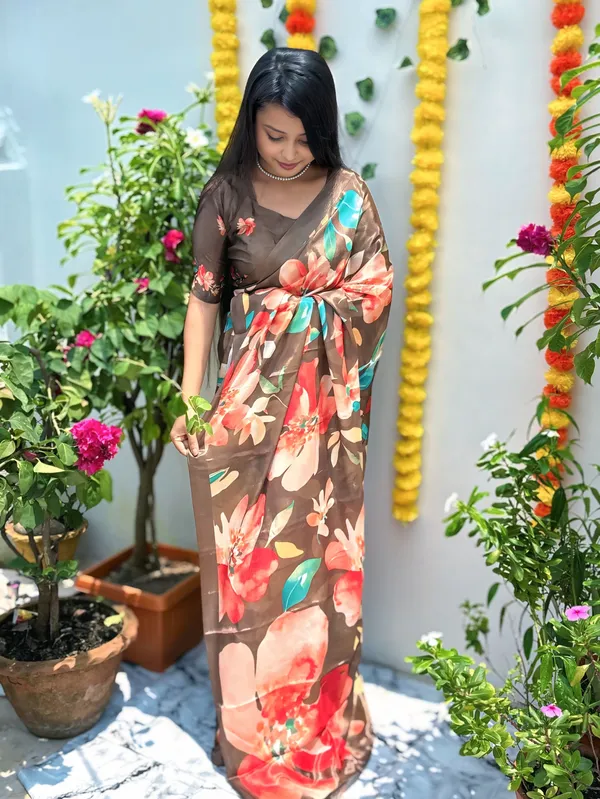 Silk_Blend_Printed_Saree_With_Unstitched_Blouse_Piece
