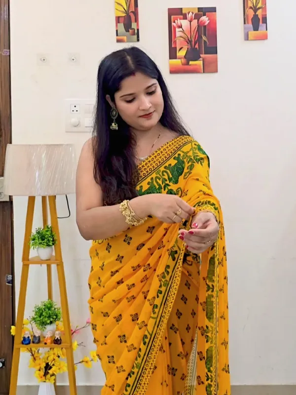 Elegant_Printed_Georgette_Saree_With_Unstitched_Blouse