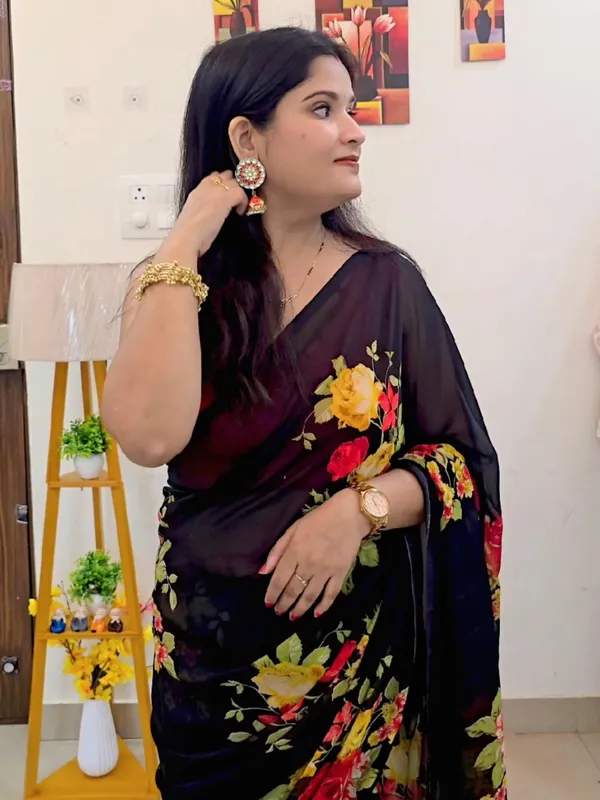 Elegant_Printed_Georgette_Saree_With_Unstitched_Blouse