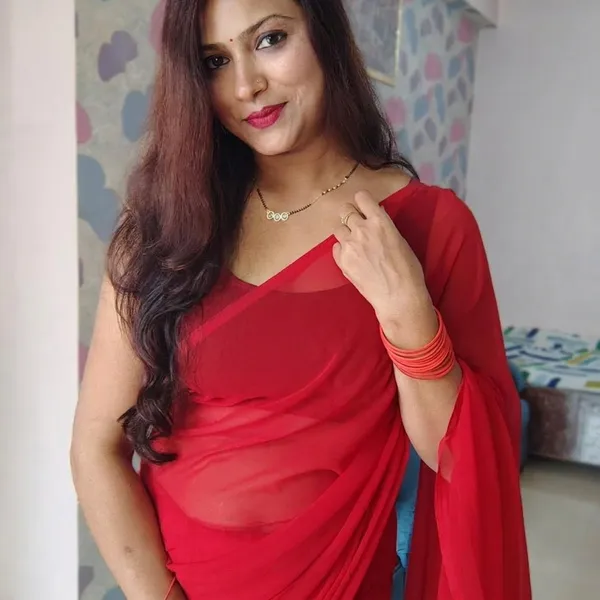 Women's_Plain_Georgette_Saree_With_Unstitched_Blouse_Piece