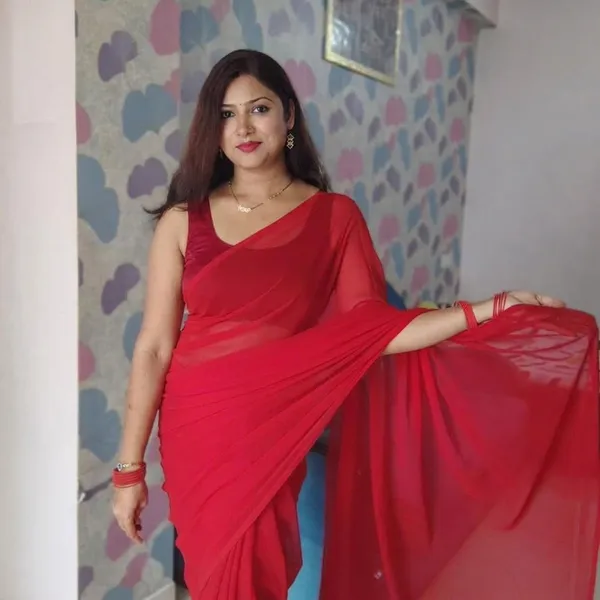 Women's_Plain_Georgette_Saree_With_Unstitched_Blouse_Piece