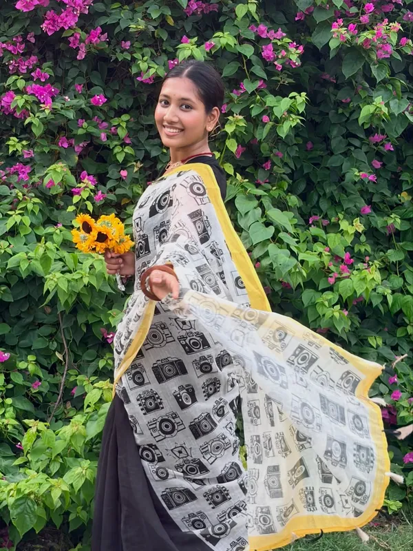 Women's_Printed_Cotton_Linen_Saree_With_Unstitched_Blouse_Piece