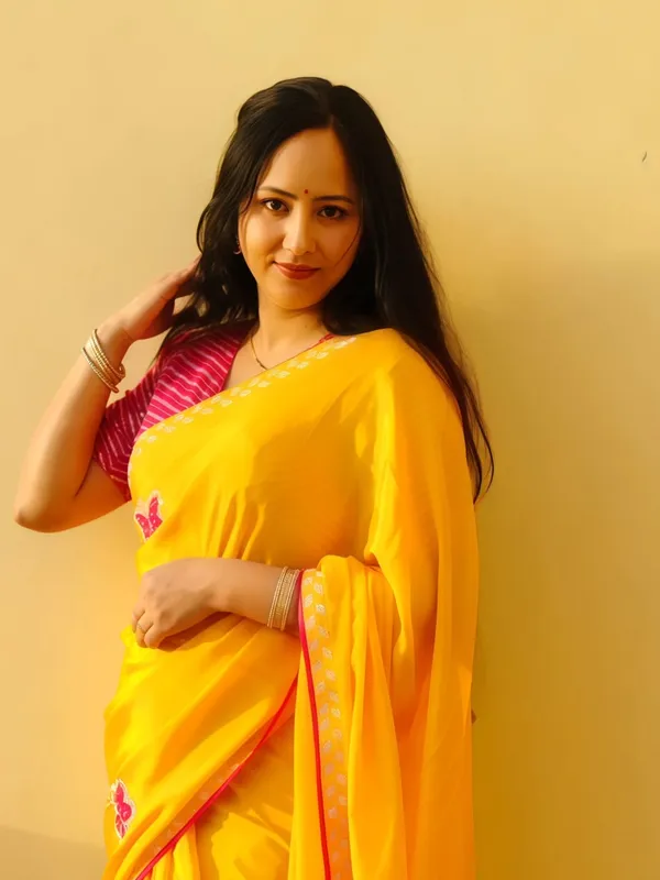 Women's_Designer_Chinon_Silk_Butterfly_Patch_Work_with_Diamond_Lace_Saree_&_Unstitched_Blouse_Piece