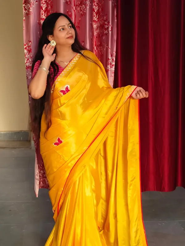 Women's_Designer_Chinon_Silk_Butterfly_Patch_Work_with_Diamond_Lace_Saree_&_Unstitched_Blouse_Piece