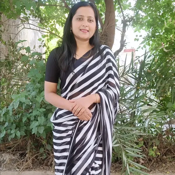 Elegant_Printed_Georgette_Saree_With_Unstitched_Blouse