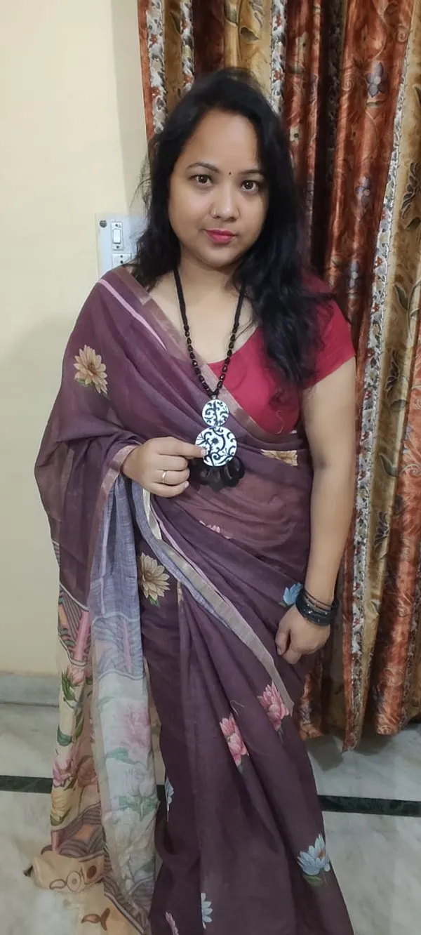 Elegant_Printed_Cotton_Linen_Saree_With_Unstitched_Blouse