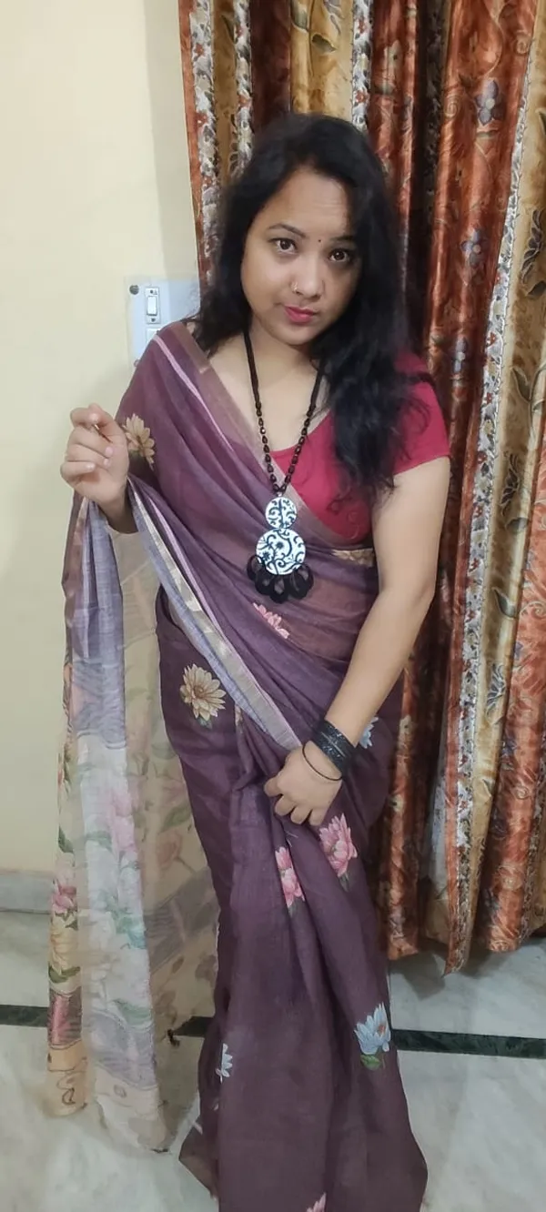 Elegant_Printed_Cotton_Linen_Saree_With_Unstitched_Blouse