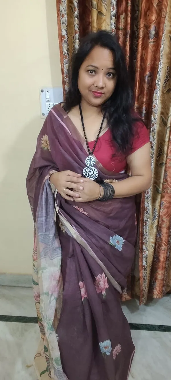 Elegant_Printed_Cotton_Linen_Saree_With_Unstitched_Blouse