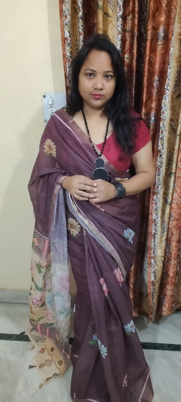 Elegant_Printed_Cotton_Linen_Saree_With_Unstitched_Blouse