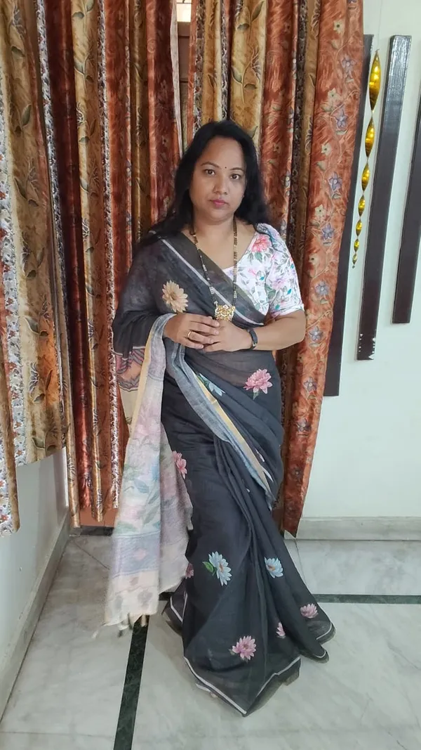 Elegant_Printed_Cotton_Linen_Saree_With_Unstitched_Blouse