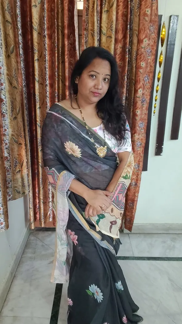 Elegant_Printed_Cotton_Linen_Saree_With_Unstitched_Blouse